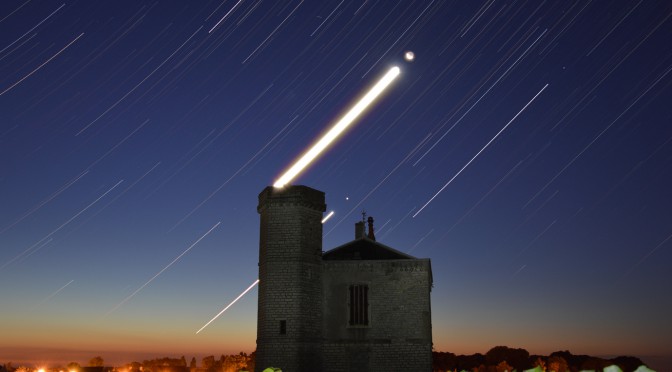 Course céleste entre le croissant de Lune et Vénus