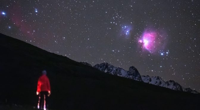 La nébuleuse d’Orion se lève au-dessus de l’Himalaya