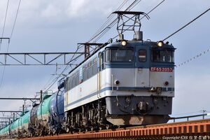 雪雲流れる身馴川橋梁　EF65 2057