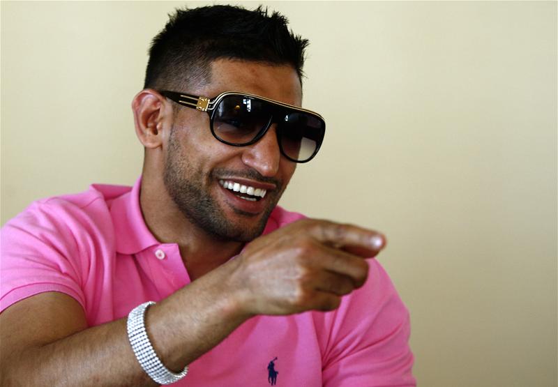 Amir Khan favourite to beat Kell Brook