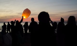 sky-lantern-702834_1920