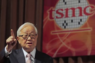 張忠謀 台積電 Taiwan Semiconductor Manufacturing Co (TSMC) Chairman and Chief Executive Morris Chang speaks during a second quarter ea