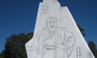 Chingghis_statue_at_Dadal_sum