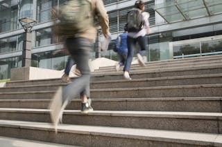 大學生_Chinese students running on campus