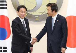 Japan, South Korea tackle the thorny issue