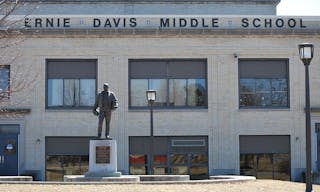 1200px-ErnieDavisMiddleSchool