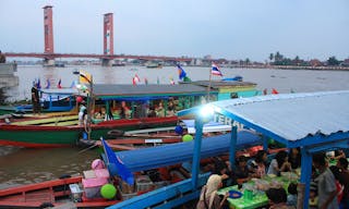 Ampera_Bridge_at_Late_Afternoon,_Palemba