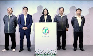 蔡英文於2018九合一大選後在記者會上宣布請辭民進黨黨主席