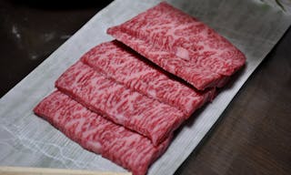 Sliced_Matsusaka_wagyu_beef