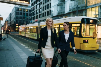 Top 10 tips for female business travellers | Booking.com for Business