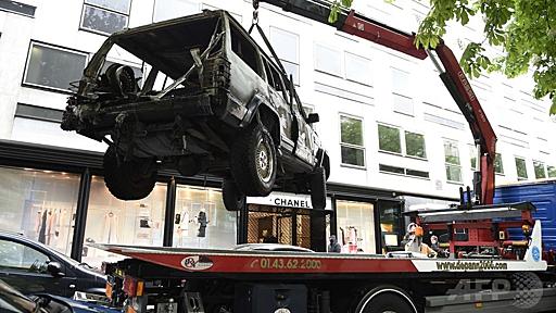 仏パリのシャネル店舗に強盗、車で突っ込みバッグ奪う