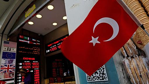 トルコ当局、操縦士ら7人拘束　逃亡に関与か - 日本経済新聞