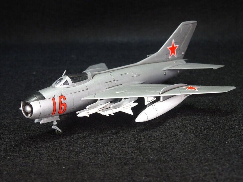 タミヤ 1/100 MIG-19 ソビエト空軍 完成