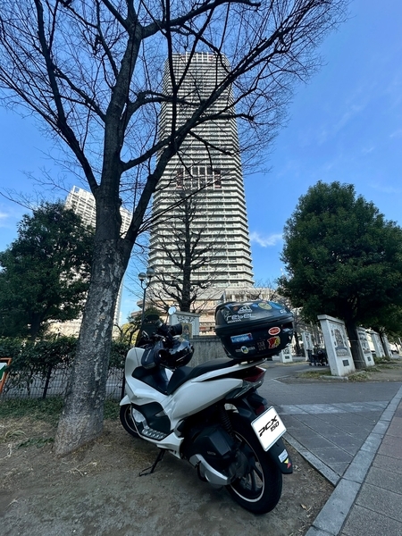 勝どきビュータワーとPCX150