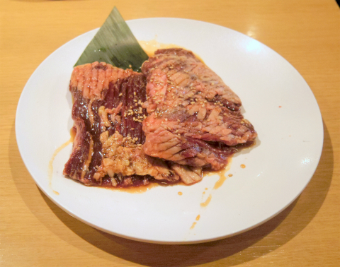 埼玉県所沢市上新井４丁目にある焼肉店「焼肉きんぐ　所沢店」食べ放題の肉色