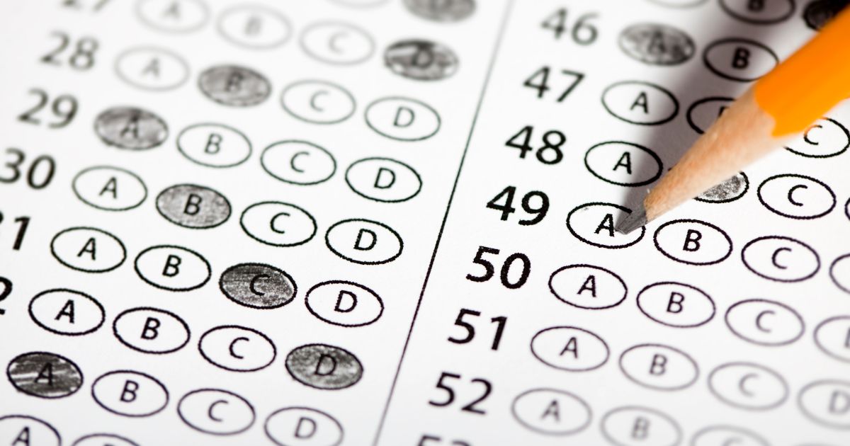 TOEICリスニングで満点をとるには？ 参考書選びのポイントや学習方法を解説