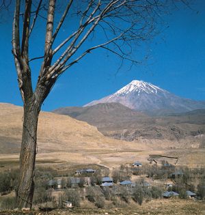 Iran: Mount Damāvand