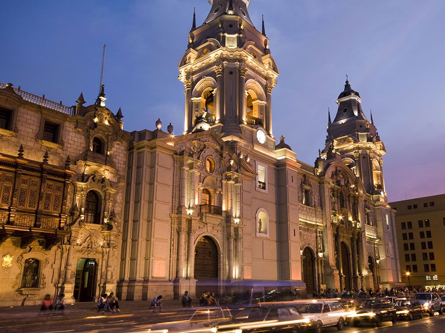 Catedral at night on Plaza de Armas (also known as plaza mayor) Lima, Peru.