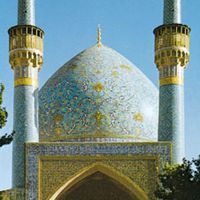 Arabesque decoration on the dome of the Mādar-e Shāh madrasah, built by Ḥusayn I, early 18th century, at Eṣfahān, Iran.