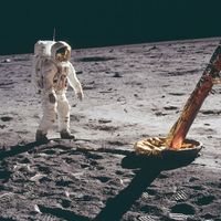 Edwin E. Aldrin (Buzz Aldrin) stands on the moon, Apollo 11