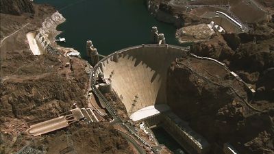 Hoover Dam's role in forming Lake Mead