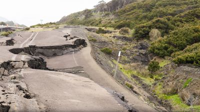 How earthquakes cause seismic waves