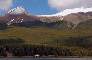 Maligne Lake near Jasper, Jasper National Park, western Alberta, Canada.