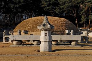 Joseon dynasty tomb