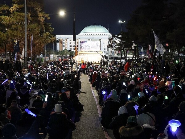 국회의사당 앞 촛불집회 모습. 사진=연합뉴스