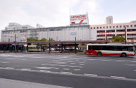 （１）現在のＪＲ広島駅（南から撮影）＝広島市南区で２０１７年２月６日、山田尚弘撮影