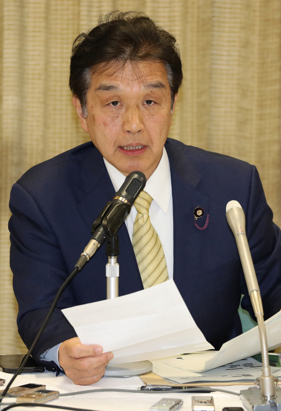 前川喜平前事務次官の講演に関して、文科省への照会などについて説明する赤池誠章参院議員＝自民党本部で２０１８年３月２０日午前９時１９分、佐々木順一撮影