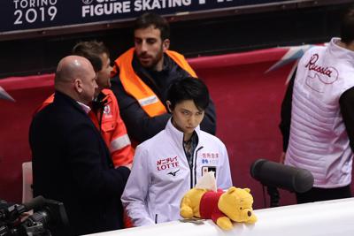 【グランプリファイナルGPFトリノ】コーチ不在で男子ＳＰに臨む羽生結弦＝イタリア・トリノのパラベラ競技場で２０１９年１２月５日午後９時８分、貝塚太一撮影