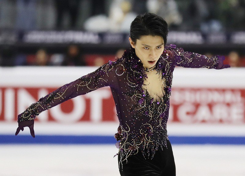 男子フリーで演技する羽生結弦＝イタリア・トリノのパラベラ競技場で２０１９年１２月７日、貝塚太一撮影