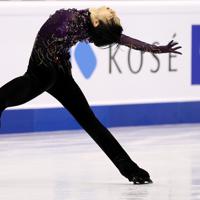 男子フリーで演技する羽生結弦＝イタリア・トリノのパラベラ競技場で２０１９年１２月７日、貝塚太一撮影