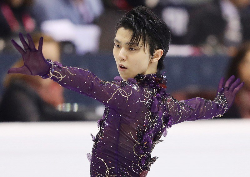 男子フリーで演技する羽生結弦＝イタリア・トリノのパラベラ競技場で２０１９年１２月７日、貝塚太一撮影