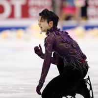 男子フリーの演技直後に苦しそうな表情を見せる羽生結弦＝イタリア・トリノのパラベラ競技場で2019年12月7日、貝塚太一撮影