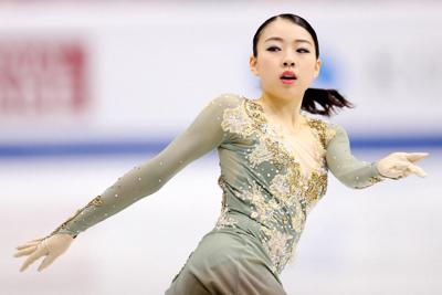 女子フリーで演技する、4位となった紀平梨花＝イタリア・トリノのパラベラ競技場で2019年12月7日、貝塚太一撮影