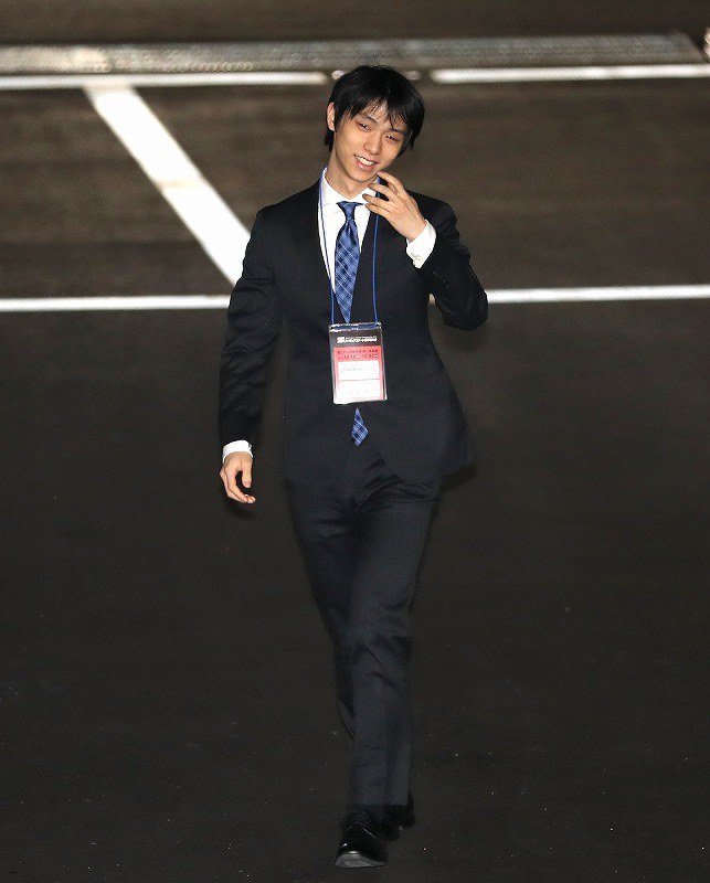 開会式に参加するため会場入りする羽生結弦＝東京・国立代々木競技場で２０１９年１２月１８日午後６時２０分、佐々木順一撮影