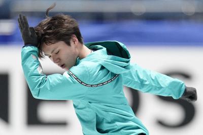 公式練習に臨む宇野昌磨＝東京・国立代々木競技場で2019年12月18日、佐々木順一撮影