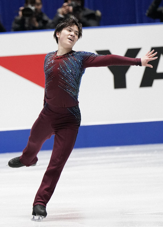 男子SPで演技する宇野昌磨＝東京・国立代々木競技場で2019年12月20日、佐々木順一撮影