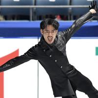 男子フリーを前に、公式練習で調整する高橋大輔＝東京・国立代々木競技場で２０１９年１２月２２日、竹内紀臣撮影                