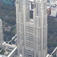 東京都庁＝本社ヘリから撮影