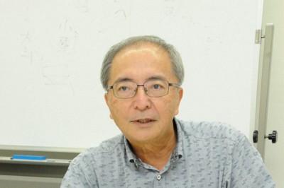 「若いスタッフに技術を継承しながら再建に取り組みたい」と語る平良啓さん＝那覇市で2020年10月15日午後5時50分、遠藤孝康撮影