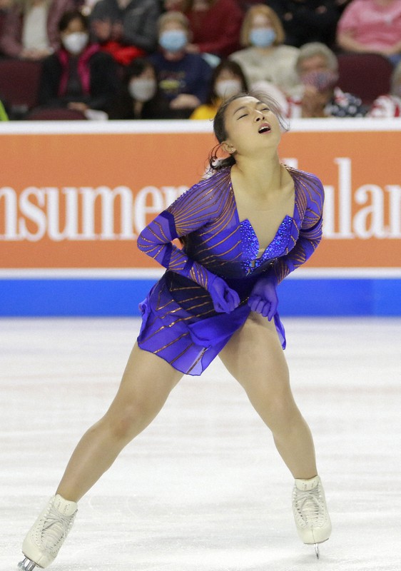 フィギュアスケートGPシリーズ・スケートアメリカ、女子フリーで演技する坂本花織＝10月24日、AP