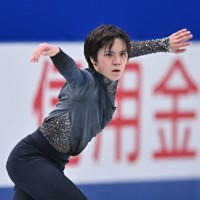 男子ショートプログラムで演技する宇野昌磨＝さいたまスーパーアリーナで2021年12月24日、手塚耕一郎撮影