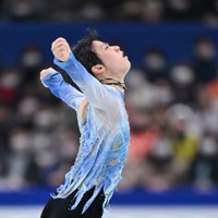 男子ショートプログラムで演技する羽生結弦＝さいたまスーパーアリーナで2021年12月24日、手塚耕一郎撮影