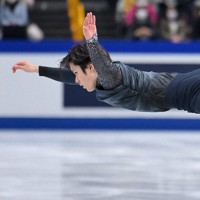 男子ショートプログラムで演技する宇野昌磨＝さいたまスーパーアリーナで2021年12月24日、手塚耕一郎撮影