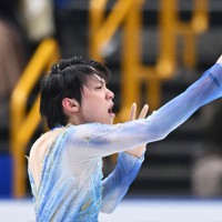 男子ショートプログラムで演技する羽生結弦＝さいたまスーパーアリーナで2021年12月24日、手塚耕一郎撮影