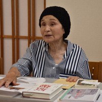 被爆体験を語る堀内光枝さん＝兵庫県尼崎市で2022年6月30日午後5時44分、中田敦子撮影