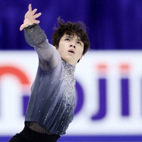 男子フリーで逆転し優勝した宇野昌磨＝真駒内セキスイハイムアイスアリーナで2022年11月19日、貝塚太一撮影